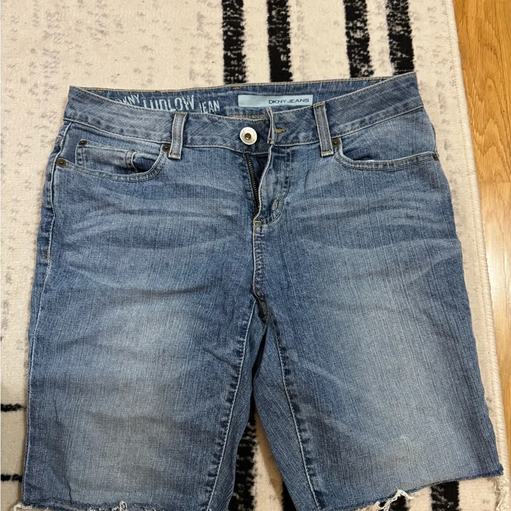 DKNY Jeans with Brown Leather Patch - Picture 1 of 5